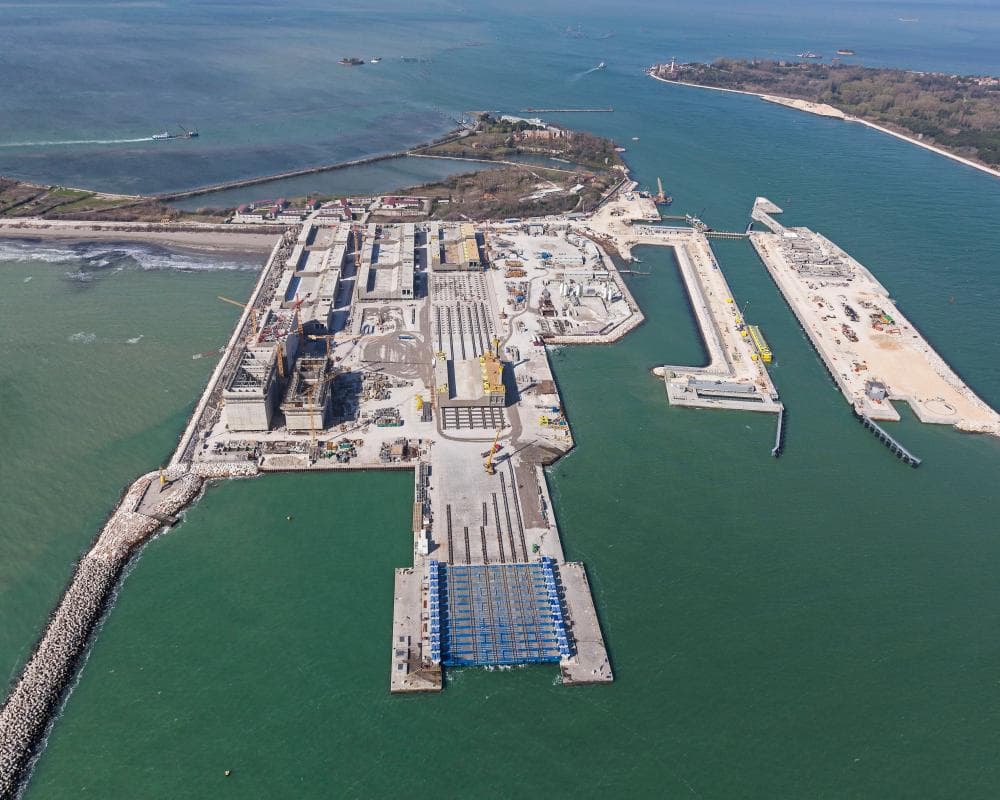 The image of the article.